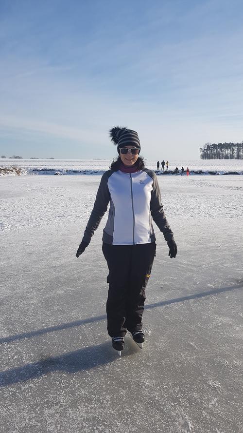 Als die Thermometer im Winter weit unter Null fiel, konnte Anja Ringler mal wieder auf dem Kriegenbrunner Eisweiher Schlittschuhlaufen. Es war aber nicht ihre einzige sportliche Beschäftigung im Lockdown... 