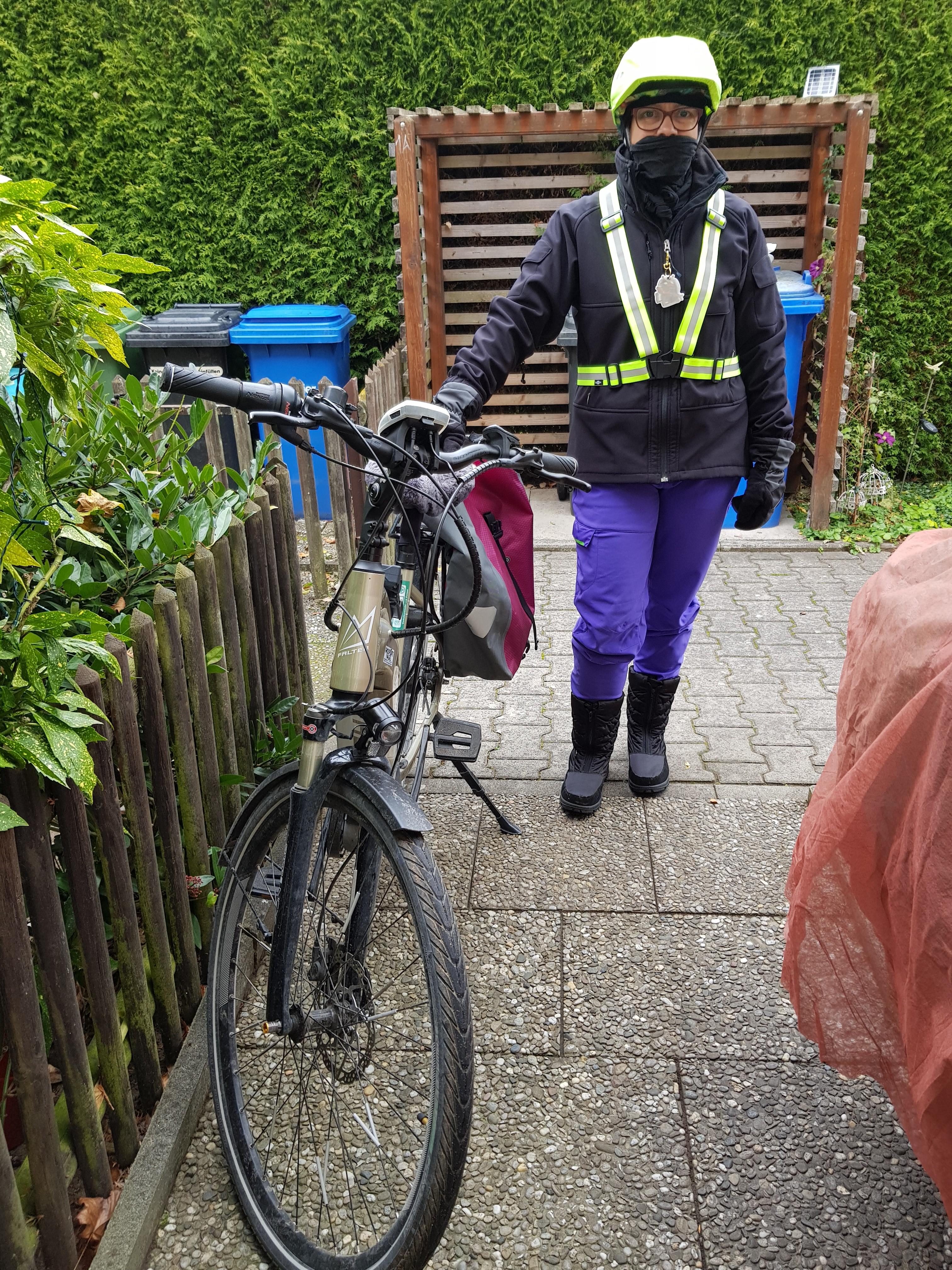 ... denn mit der richtigen Kleidung kann man auch im Winter Radfahren. "20-40km, gut eingepackt, bei jedem Wetter", so Ringler.