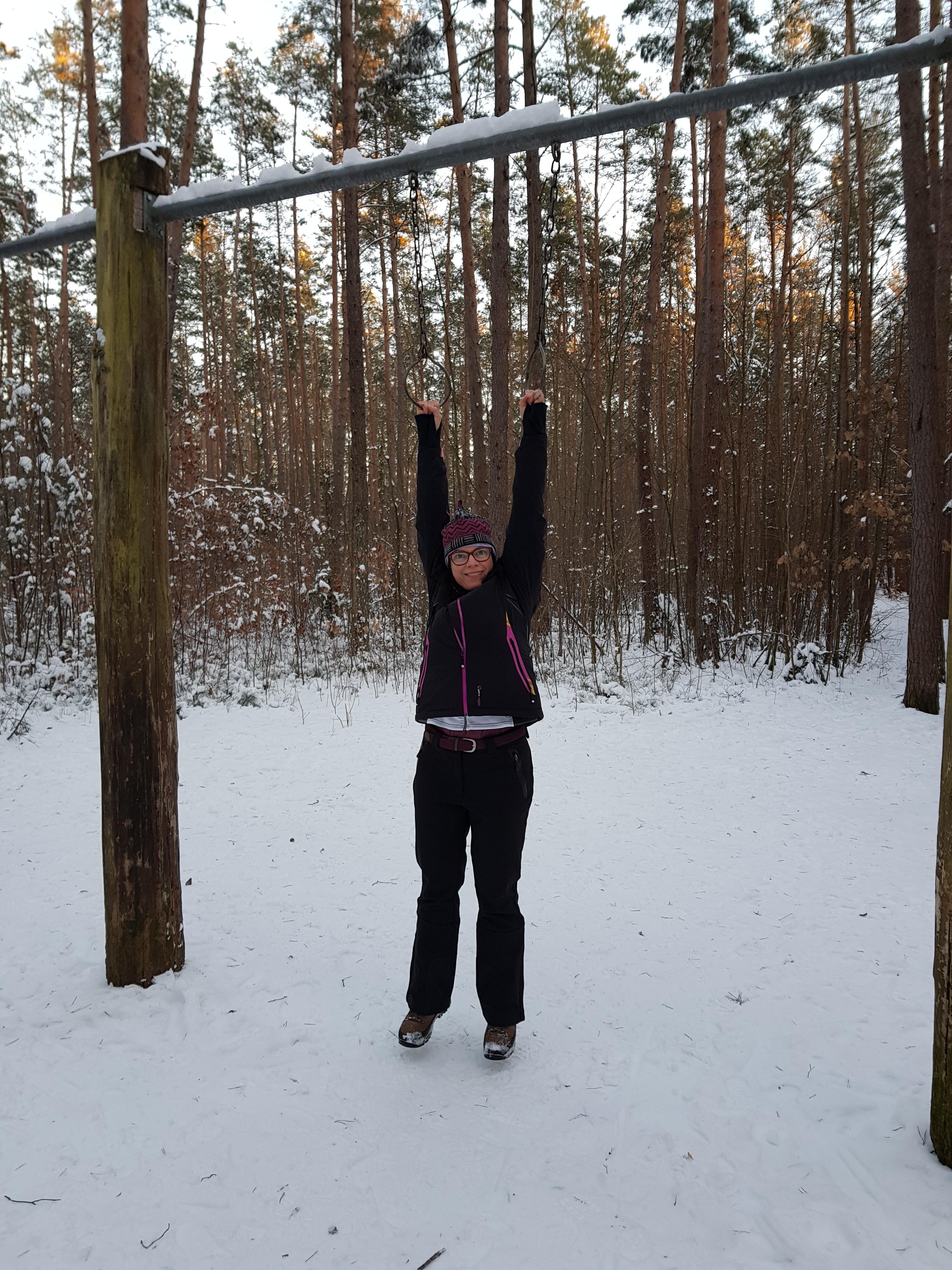Oder einfach mal "Abhängen am Trimm-Dich-Pfad im Fürther Wald bei der alten Veste". Außerdem hat sich Ringler mit Online-Fitness zuhause sowie Walken rund um ihren Heimatort Kriegenbrunn fitgehalten.