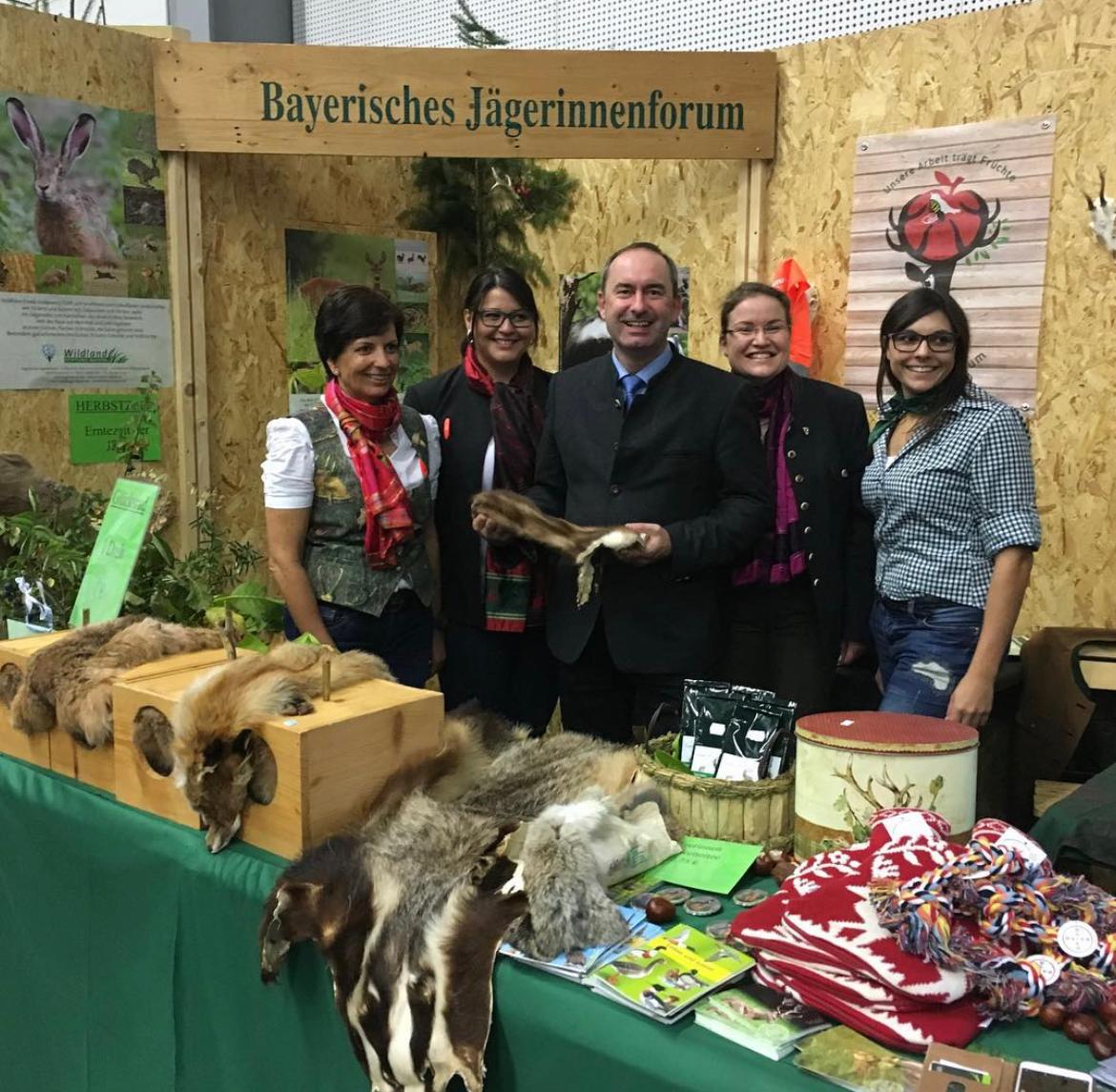 Hubert dankt mit diesem Instagram-Beitrag den Jägerinnen vom Bayerisches Jägerinnenforum für ihren Infostand auf der Niederbayernschau 2017.