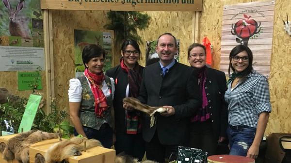 Hubert dankt mit diesem Instagram-Beitrag den Jägerinnen vom Bayerisches Jägerinnenforum für ihren Infostand auf der Niederbayernschau 2017.