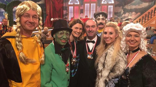 Hubert Aiwanger schreibt unter diesen Beitrag vom 22. Februar 2019: "#Veitshöchheim #FREIEWÄHLER stark vertreten. Der Wahnsinn möge beginnen!"