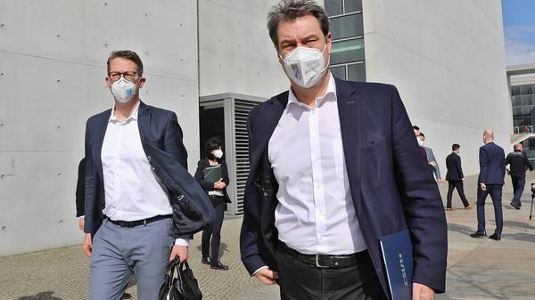 Markus Söder beim Verlassen des Paul-Löbe-Haus 11.4.2021 Nach der Pressekonferenz zur Kanzlerkandidatur verlassen Marku