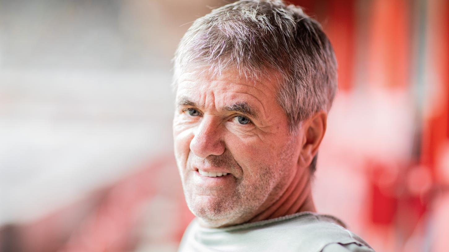 Zurück in der Bundesliga: Friedhelm Funkel versucht sich an der Rettung des 1. FC Köln.
Zurück in der Bundesliga: Friedhelm Funkel versucht sich an der Rettung des 1. FC Köln.