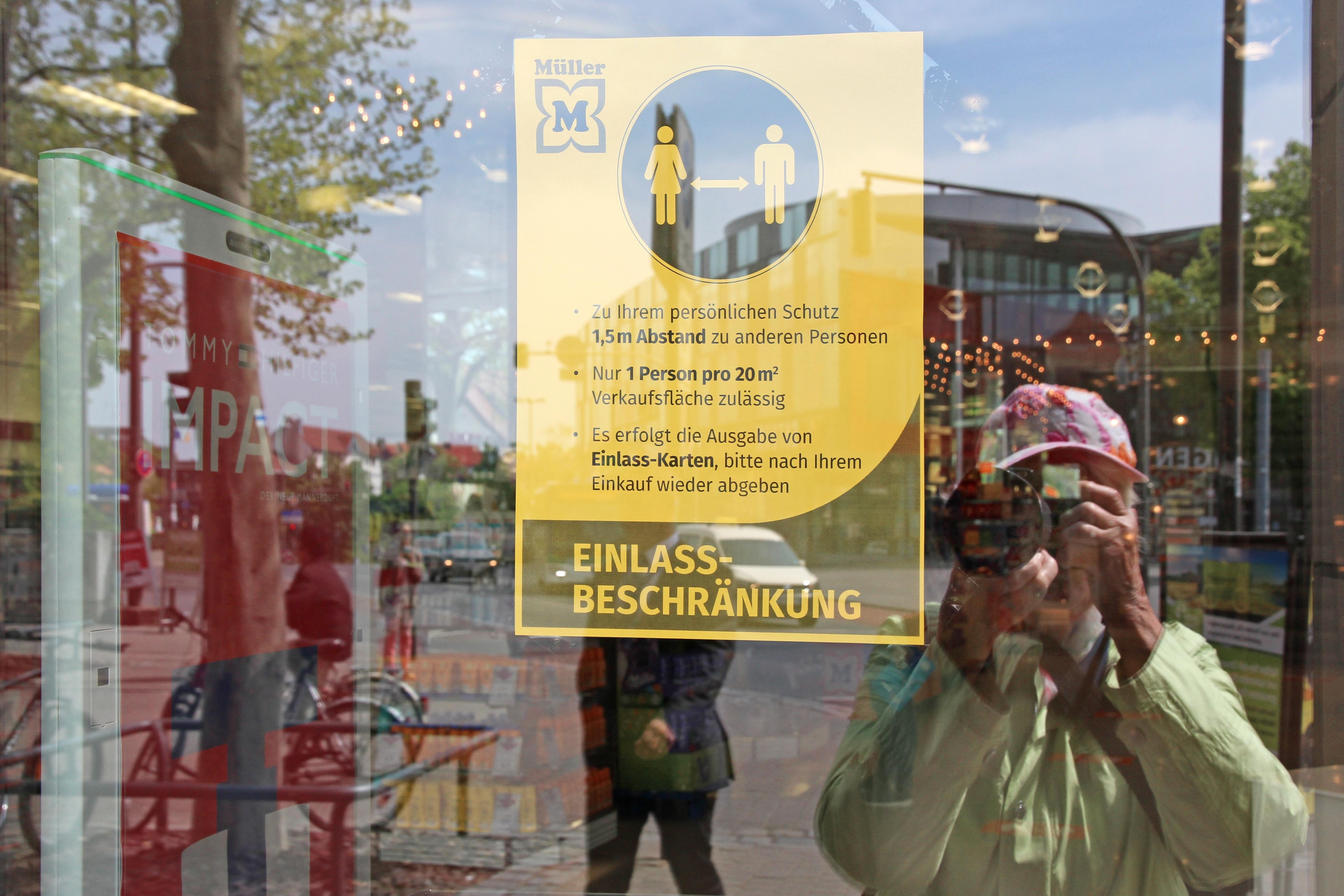 Auch ausgedehnte Spaziergänge tun der Gesundheit gut. Karin Günther aus Erlangen hat dabei ihre Kamera immer dabei. Zu diesem Bild schreibt sie: "Es ist zwar nicht unbedingt sportlich, aber soll Mut machen, sich einmal mit der Kamera mit Corona zu beschäftigen. Allerdings gibt es sooo viel zu fotografieren, dass es doch schon wieder sportlich ist!"