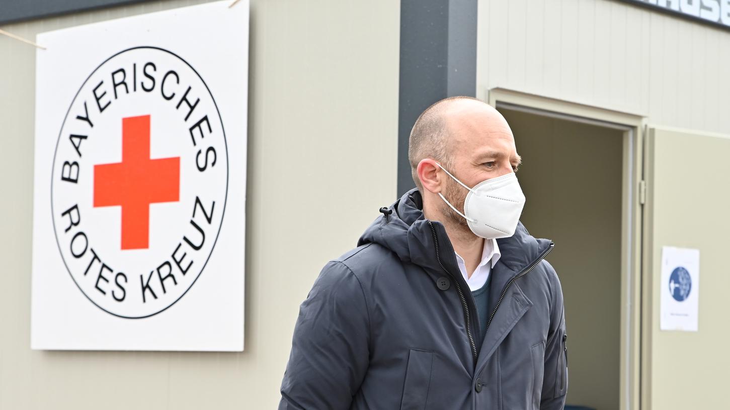 Engagiert: Geschäftsführer Holger Schwiewagner und die Spielvereinigung Greuther Fürth bringen sich oft sozial ein.