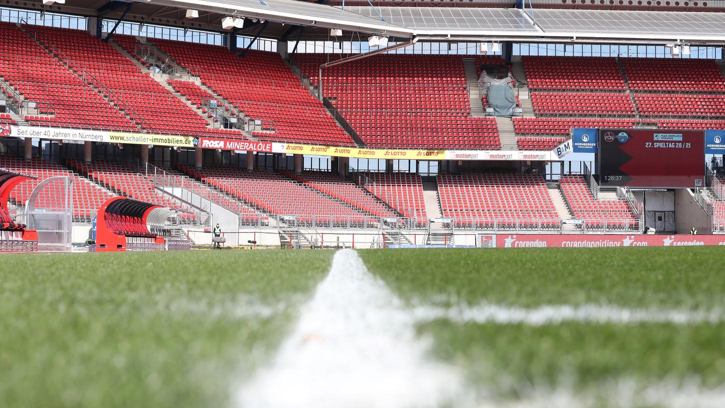 Das Max-Morlock-Stadion bleibt leer - leerer als sonst. Denn weder der 1. FC Nürnberg noch Holstein Kiel werden hier wie geplant am Samstag spielen können.