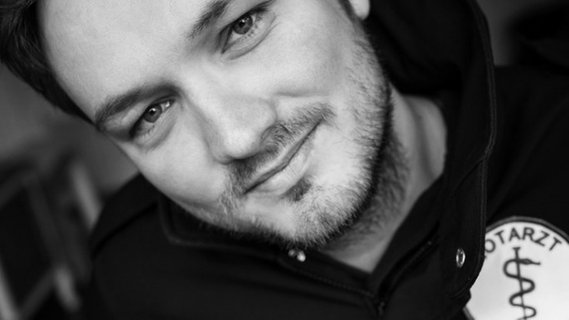 Arzt und Autor Falk Stirkat Arzt und Autor Falk Stirkat