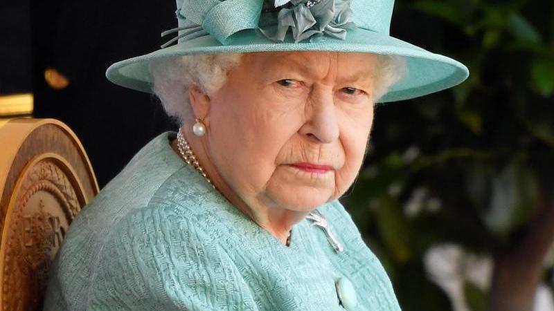 Königin Elizabeth II. kommt trotz Trauerzeit weiterhin ihren royalen Pflichten nach.