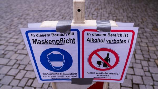 Die Regierung will die dritte Coronawelle mit einheitlichen Vorschriften brechen. Grundsätzlich gilt: Sind die Regelungen in einem Bundesland strenger als im Infektionsschutzgesetz festgelegt, so behalten die Regeln dort ihre Gültigkeit.