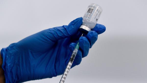 Athen, Griechenland - Impfstart gegen das Coronavirus im neuen Mega-Impfzentrum im Athener Vorort Elliniko, Momentaufna