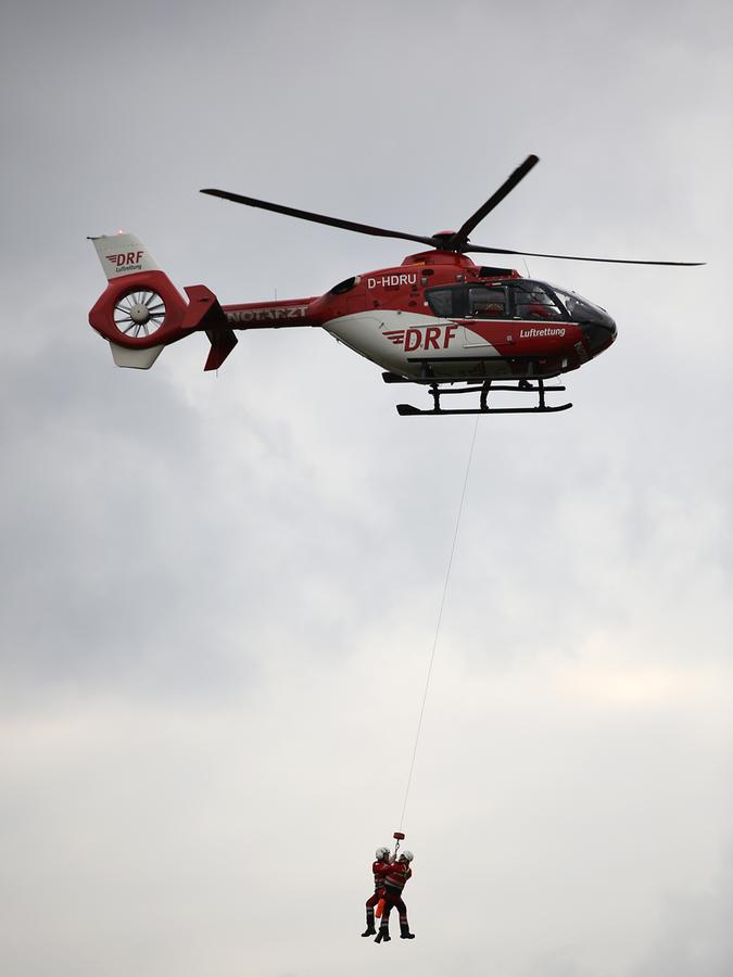 "Christoph 27" fest installierte Rettungswinde mit 90 Meter Seillänge kann da eingreifen, wo ein Rettungswagen keine Chance hätte.