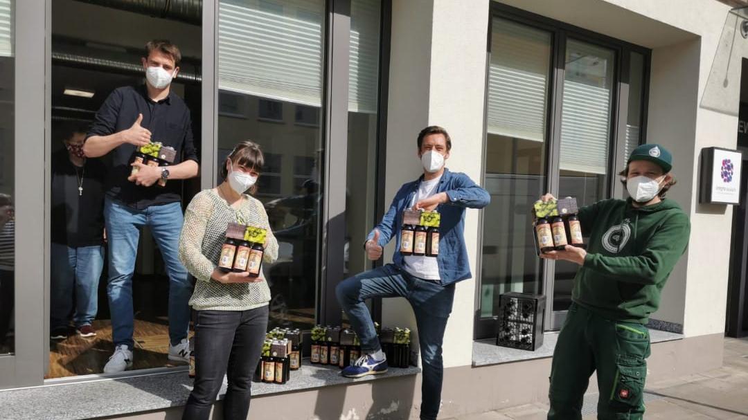 Fränkische Brauerei verschenkt 500 Liter Fassbier an Coronahelden