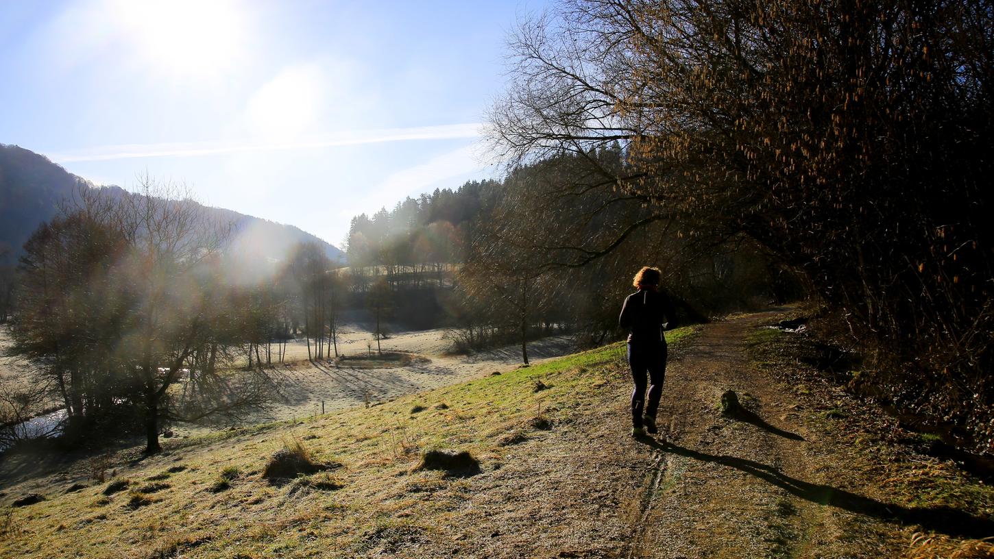 Über Wiesen und Felder, Anhöhen und durch Wälder: So schön sind die Laufstrecken in Nordbayern.
Über Wiesen und Felder, Anhöhen und durch Wälder: So schön sind die Laufstrecken in Nordbayern.