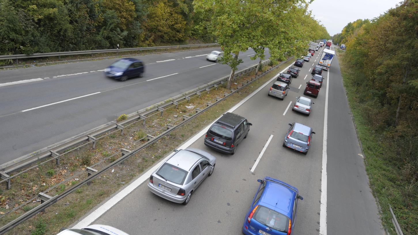 Auf de A73 ist es zu den Vorfällen gekommen.
Auf de A73 ist es zu den Vorfällen gekommen.