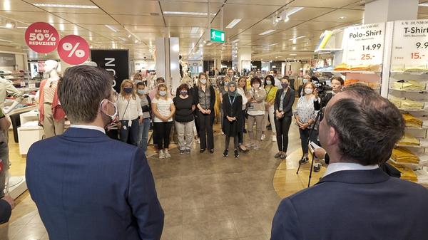Seine erste große Herausforderung im neuen Amt war die im Juni 2020 seitens des Warenhauskonzerns angekündigte Schließung der beiden Karstadt-Häuser in der Innenstadt und in Langwasser. Beide Filialen blieben erhalten.