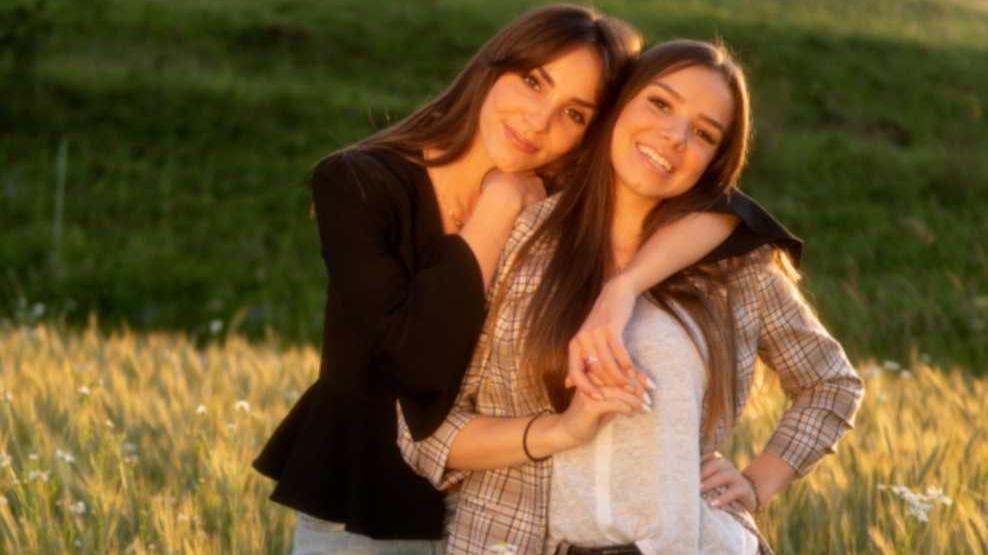 Tatjana und Lorena Bittner verstehen sich nicht nur gut, sondern auch die Sorgen von Jugendlichen. Tatjana und Lorena Bittner verstehen sich nicht nur gut, sondern auch die Sorgen von Jugendlichen.