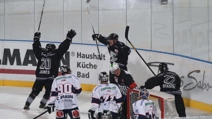 Und 50.000 Menschen jubeln: Reimer trifft auch im Winter Game. Und 50.000 Menschen jubeln: Reimer trifft auch im Winter Game.