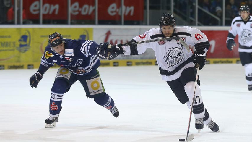 Aus dem Weg: Reimer auf dem zu einem von vier Scorerpunkten. Aus dem Weg: Reimer auf dem zu einem von vier Scorerpunkten.