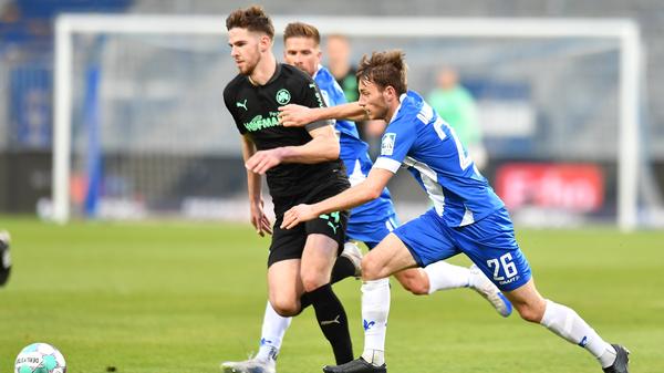 Wie praktisch alle Fürther nach der Pause stärker als davor. Schob dann aber energisch mit an, um zumindest einen Punkt zu erkämpfen. kicker: 2,5 | User: 2,3 (70 Stimmen)