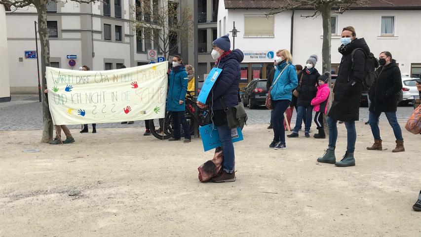 Forchheimer Eltern demonstrieren für Öffnung der Schulen 