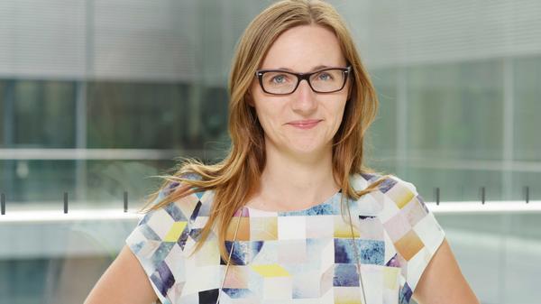 "Herzlichen Glückwunsch an Armin Laschet zur Kanzlerkandidatur der Union. Gut, wenn die innerparteilichen Scharmützel ein Ende haben. Wir haben diese Woche wichtige Themen zu diskutieren wie etwa die Änderung des Infektionsschutzgesetzes oder den Klimagipfel, den Joe Biden am Donnerstag einberuft. Das was wir beobachten konnten, hat mich darin bestärkt, dass Halt durch Veränderung nicht nur durch inhaltliche Forderungen sondern auch durch einen anderen Politikstil entsteht."