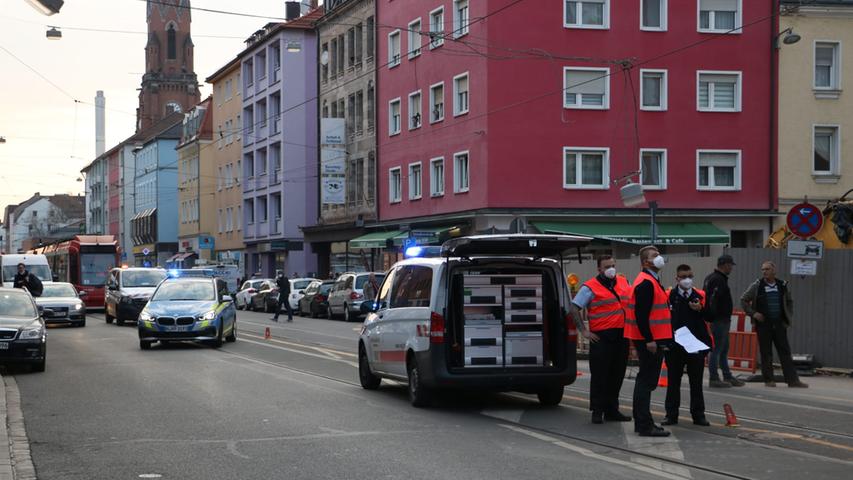 Betriebsunfall in der Südstadt: Bauschutt fällt auf Tram-Leitung