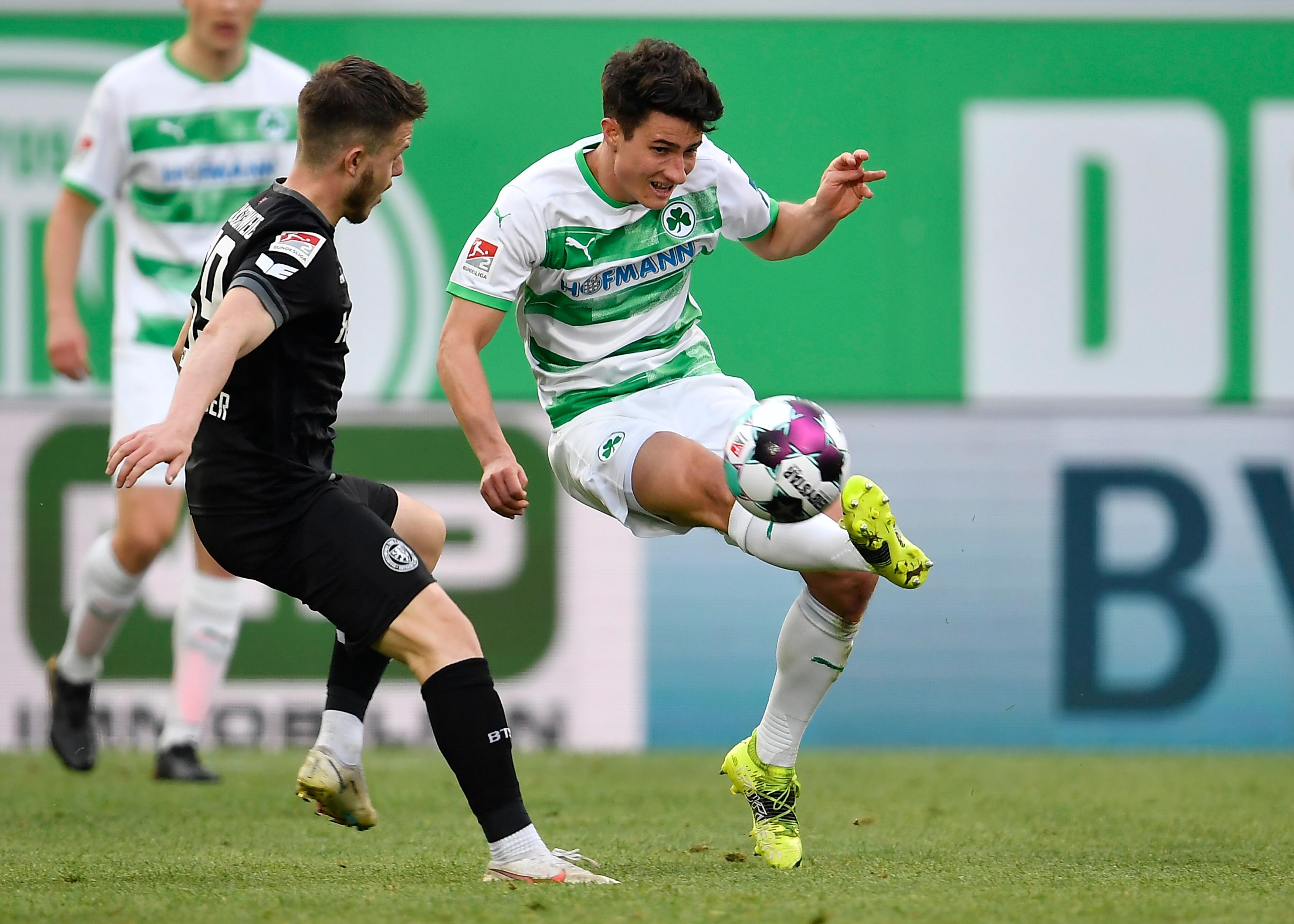 Hatte seine Seite im Griff, wenn er defensiv gefordert war, setzte aber auch Akzente nach vorne.