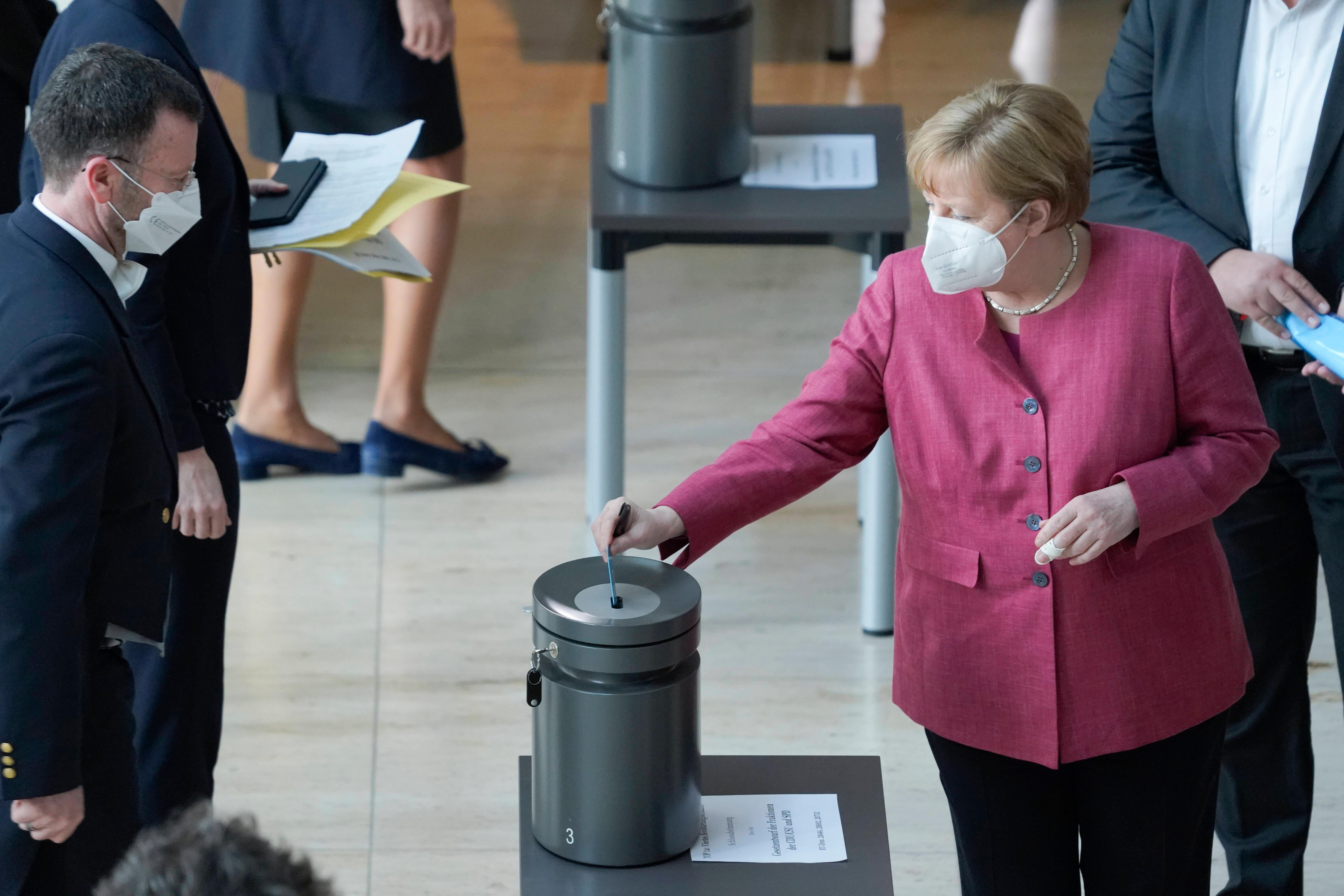 Bundestag Beschließt Einheitliche Corona-Notbremse