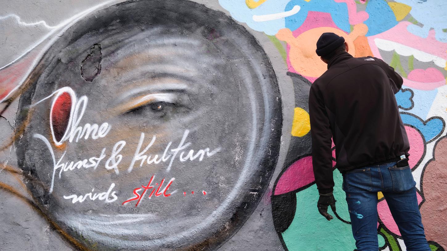 „Ohne Kunst und Kultur wirds still...“: In vielen Städten, hier in Berlin, machen Künstler mit diesem Satz auf ihre Not aufmerksam.