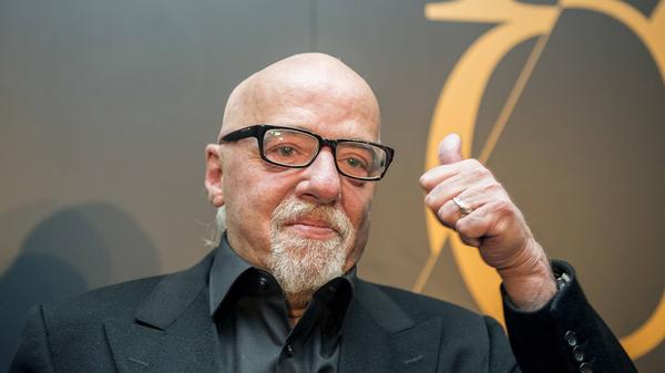 Bei einem Kritiker wie Denis Scheck landet ein Autor wie der Brasilianer Paulo Coelho regelmäßig im Müll, vielleicht zurecht. Bei den Käufern allerdings auf Platz 10, mit 85 Millionen Exemplaren allein seines frühen Romans "Der Alchemist" von 1988.