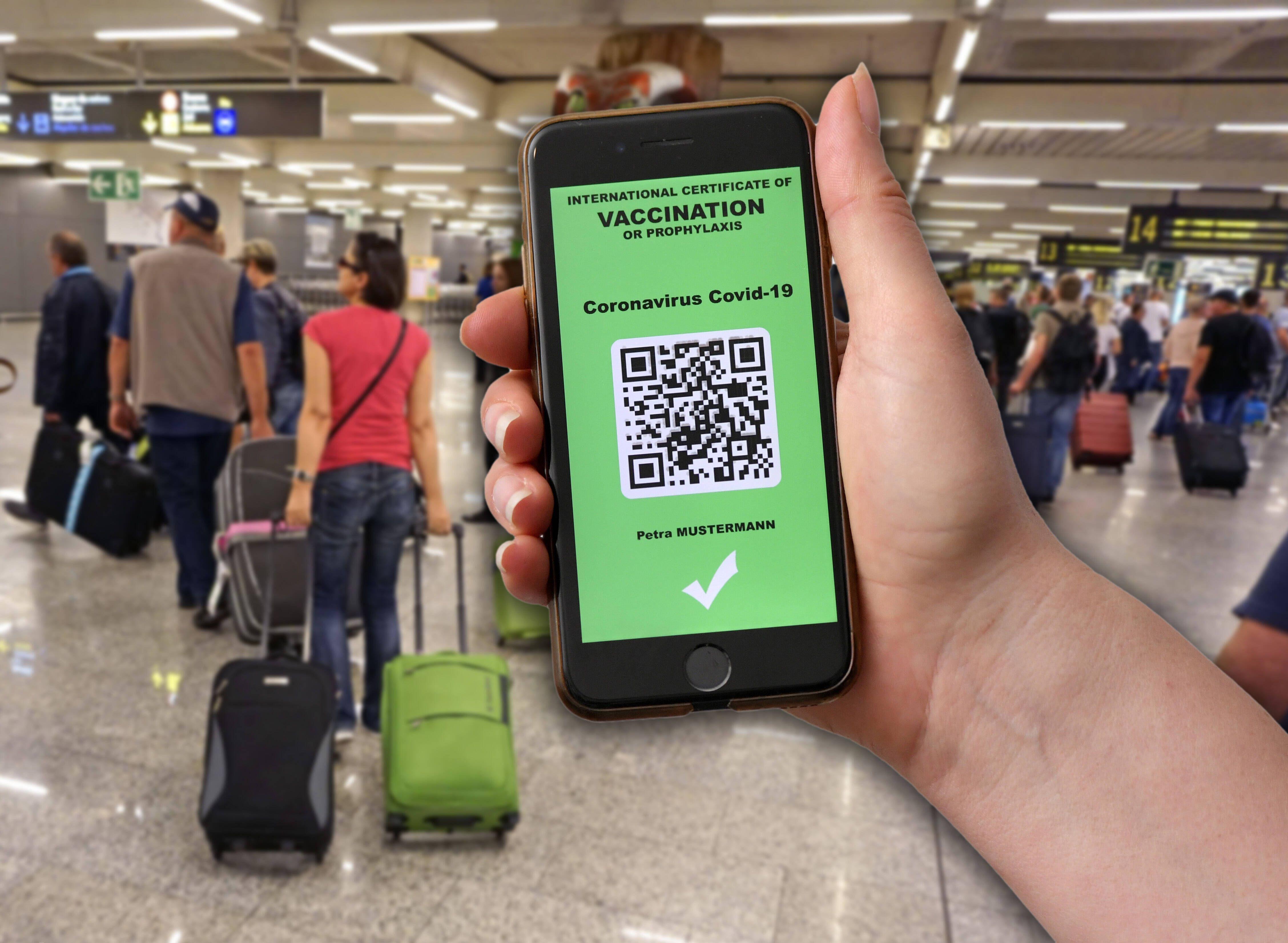 Ab Mai wir erstmals das Reisen mit Impfnachweis getestet. Eine App soll Fluggesellschaften offenlegen, ob ein Passagier geimpft ist und den Flug antreten darf. Auch Unterlagen über negative Corona-Tests werden in der App gespeichert und kommen zum Einsatz.