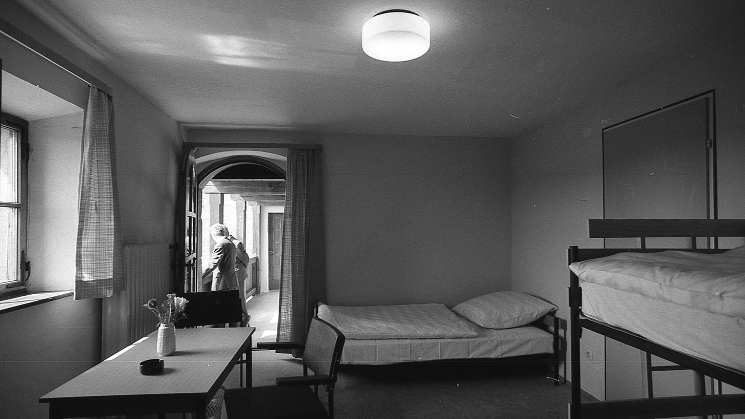 23. April 1971: Unterkunft für kleine Burgherren
