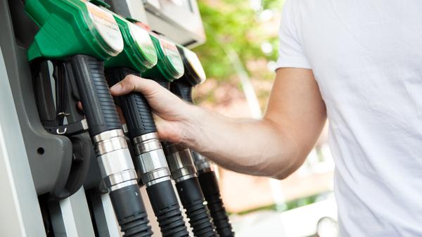 Um welche Uhrzeit ist der Sprit am günstigsten?