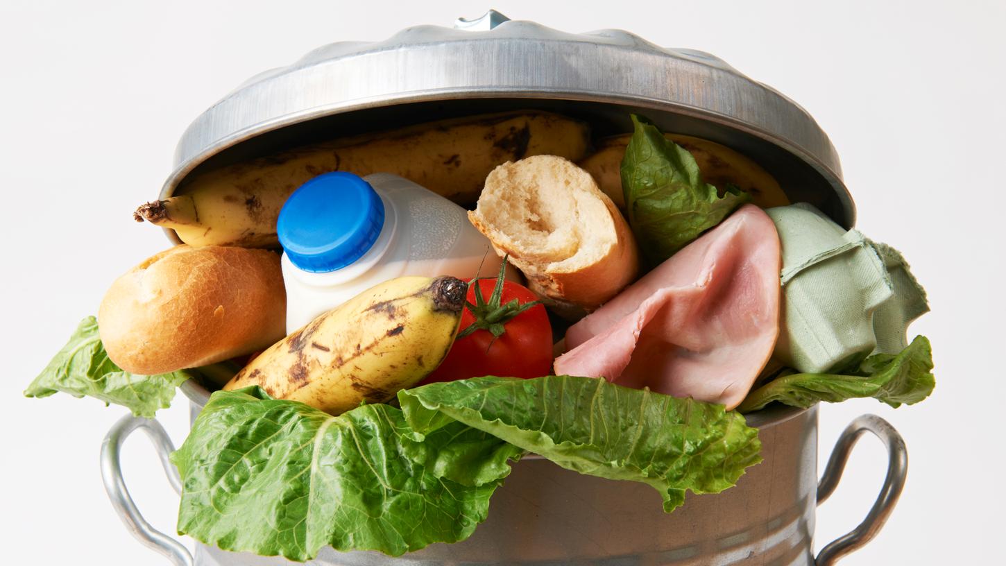 Lebensmittel im Müll: Zwölf Millionen Tonnen pro Jahr sind es in Deutschland. Mindestens.
