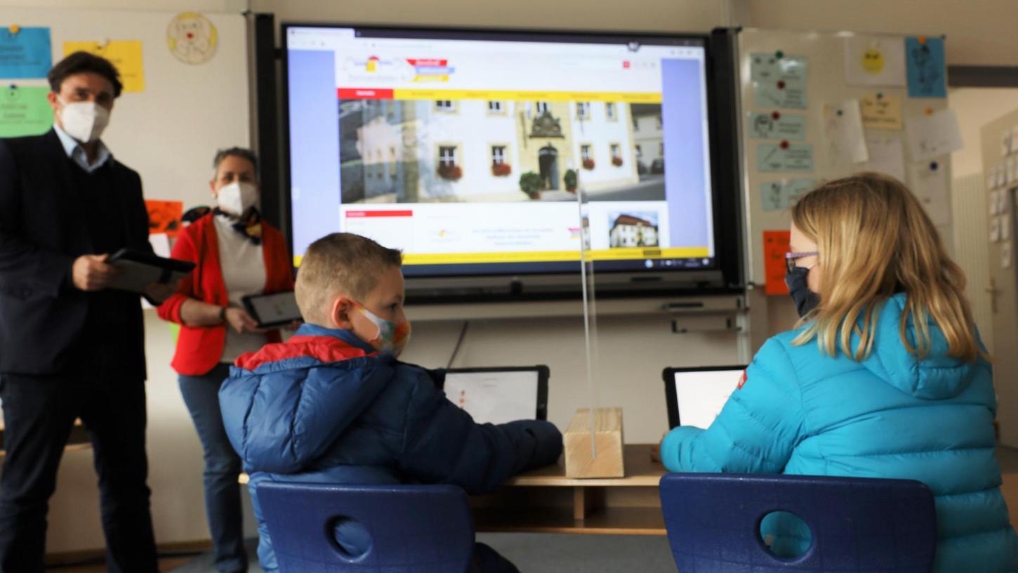 Schule Pommersfelden: Digital vorwärts, Analoges ist Basis