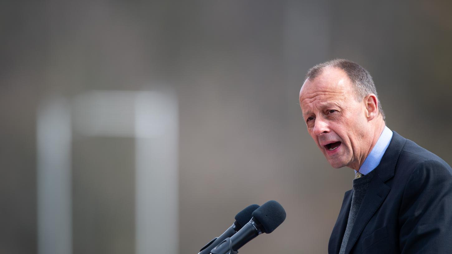 Der CDU-Politiker Friedrich Merz ist sich sicher, dass die überwiegende Mehrheit der Menschen Gendersprache ablehne.
Der CDU-Politiker Friedrich Merz ist sich sicher, dass die überwiegende Mehrheit der Menschen Gendersprache ablehne.
