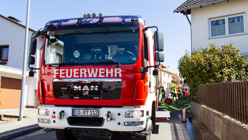 Zimmerbrand in Oberfranken: 81-jährige Frau wird dabei leicht verletzt