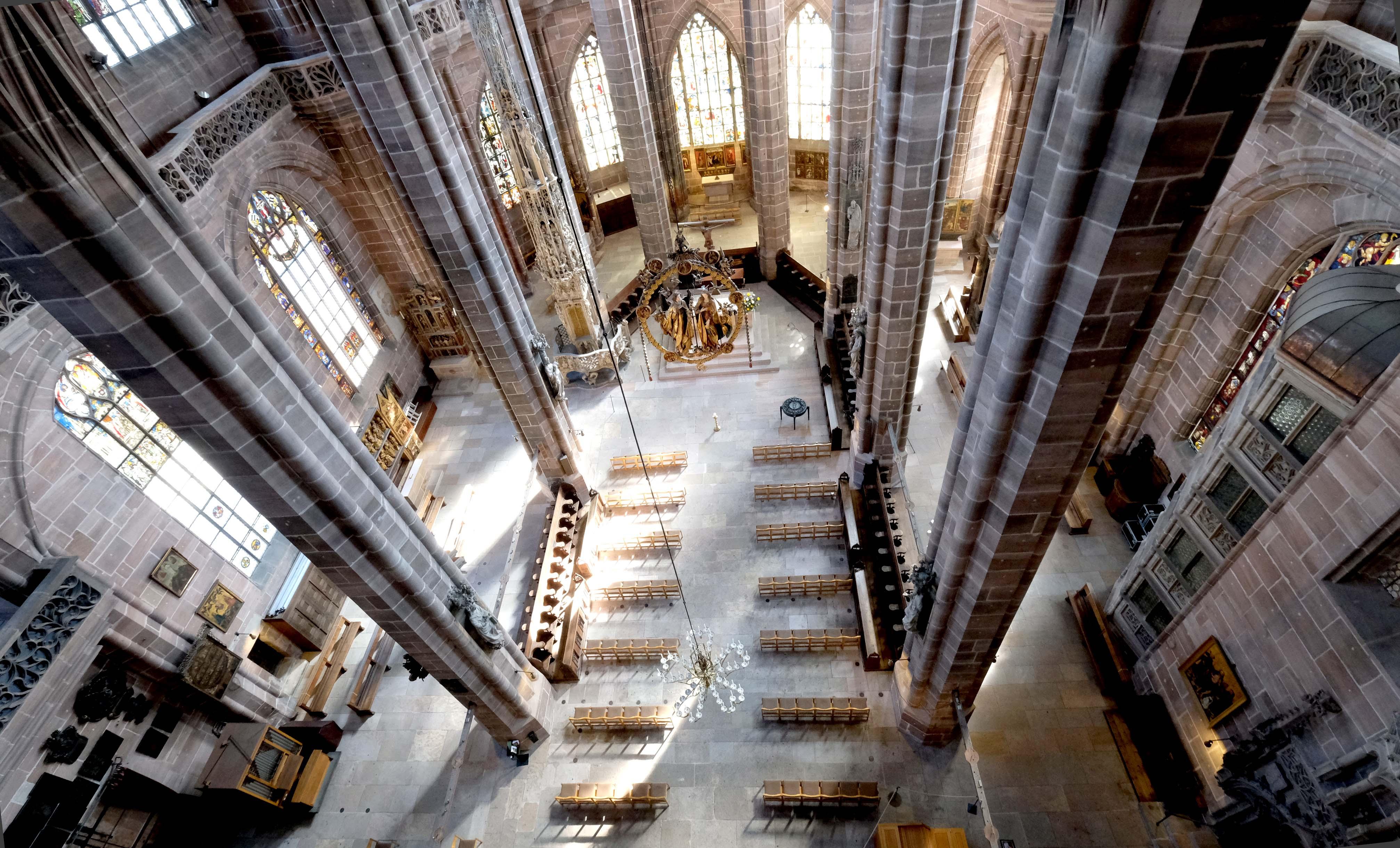 Ein seltener Anblick: Ansicht von oben auf den Hallenchor.