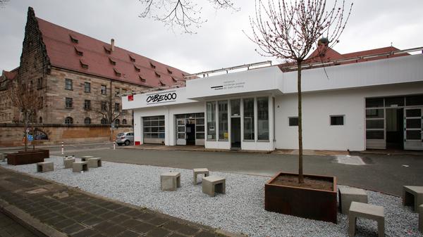 Ausstellung "Krieg und Frieden"