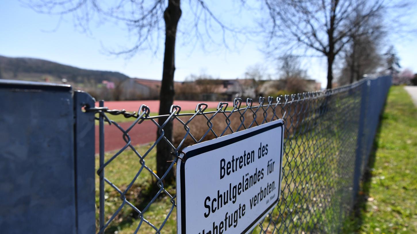 Die Sanierung der Grundschule in Pilsach ist bereits abgeschlossen ist, die Abzahlung läuft. Allein heuer sind dafür 500 000 Euro veranschlagt. Als nächstes soll die Schulsportanlage angepackt werden.