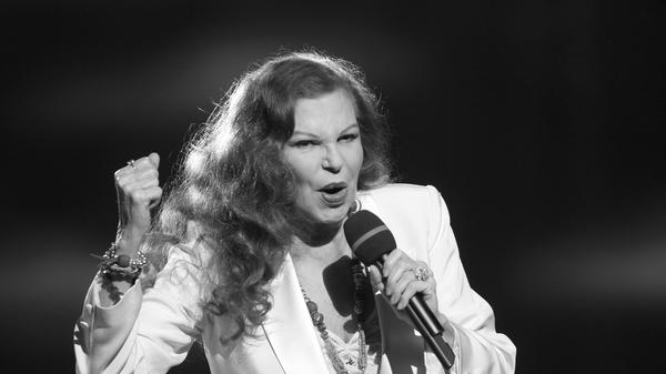 Die italienische Schlager- und Chansonsängerin Milva ist tot. Das bestätigte ihre Tochter der italienischen Nachrichtenagentur Ansa am Samstag. "La Rossa", wie sie in Italien auch wegen ihrer roten Haare genannt wurde, starb im Alter von 81 Jahren.