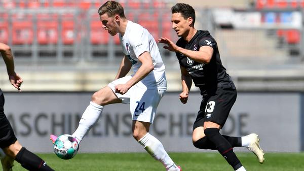 Stand mit Ausnahme der Szene, die erst zum Pfostenschuss und dann zum Elfmeter für Heidenheim führte, recht stabil. Verteidigte körperlich robust und war vor allem in der Luft kaum zu überwinden. Note: 3