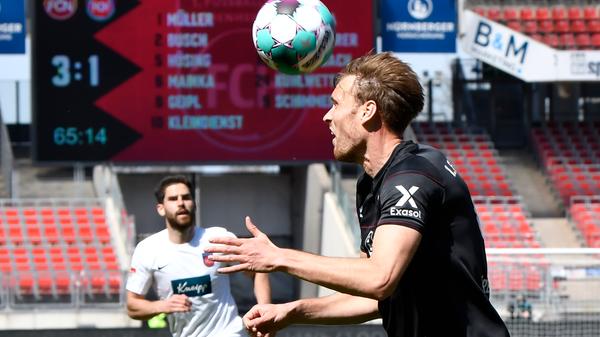 Ließ defensiv so gut wie nichts anbrennen und war zudem als eine Art Vorlagengeber am 3:1 beteiligt. Note: 2,5