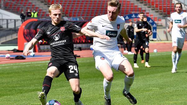 Erneut ein Aktivposten. Löste sich immer wieder geschickt vom Gegner und ging weite Wege, suchte nur selbst zu selten den Abschluss. Note: 2,5