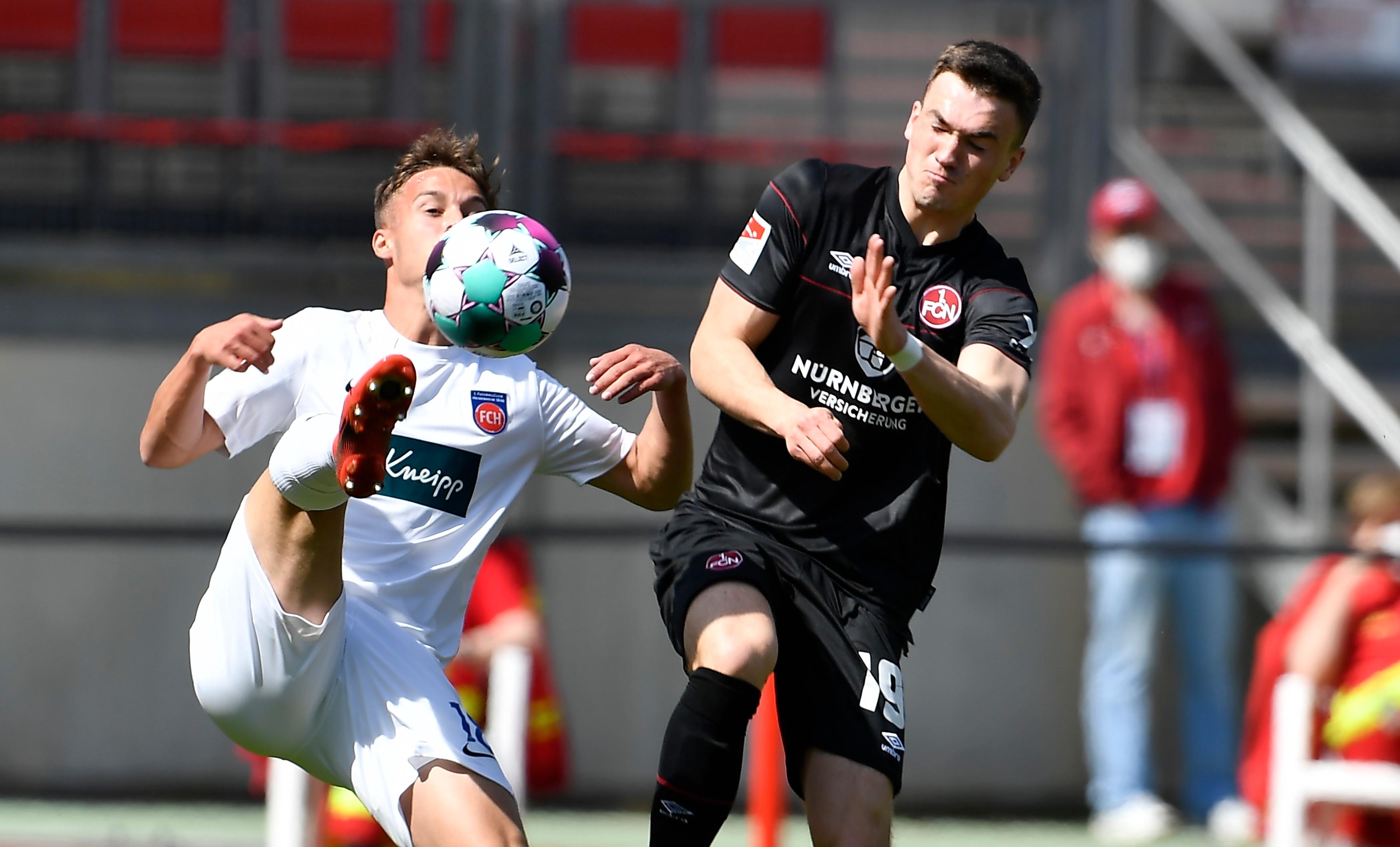 Das bekanntlich höchste Lob der Franken kommt von Cluberer Harald Knies - "Bassd schon". User Phan Thomas kann dem nur beipflichten.