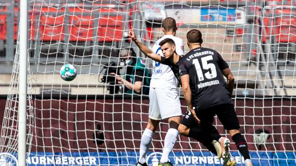 "Mit Abstand die beste Leistung der letzten zwei Jahre." Dominik Leybold zeigt sich beeindruckt. Von den Auswechslungen über die Passsicherheit bis zu den Zweikämpfen - "einfach geiler Fußball!"