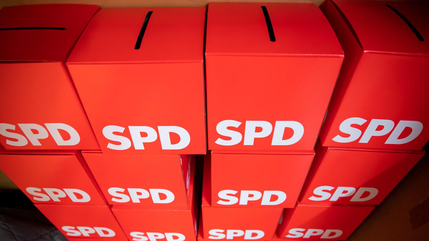 Ob die neue SPD-Spitze in Bayern die Partei retten kann, ist ungewiss, kommentiert Roland Englisch.
Ob die neue SPD-Spitze in Bayern die Partei retten kann, ist ungewiss, kommentiert Roland Englisch.