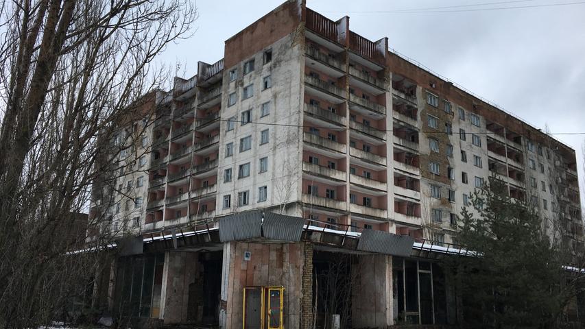 35 Jahre nach der Atomkatastrophe von Tschernobyl ist die Sperrzone ein besonderes Areal: Verlassene Häuser und Gebäude, der riesige neue Sarkophag und menschenleere Orte bilden eine ganz eigene Atmosphäre. Der Neumarkter Olaf Schumann ist mehrfach dort unterwegs gewesen.