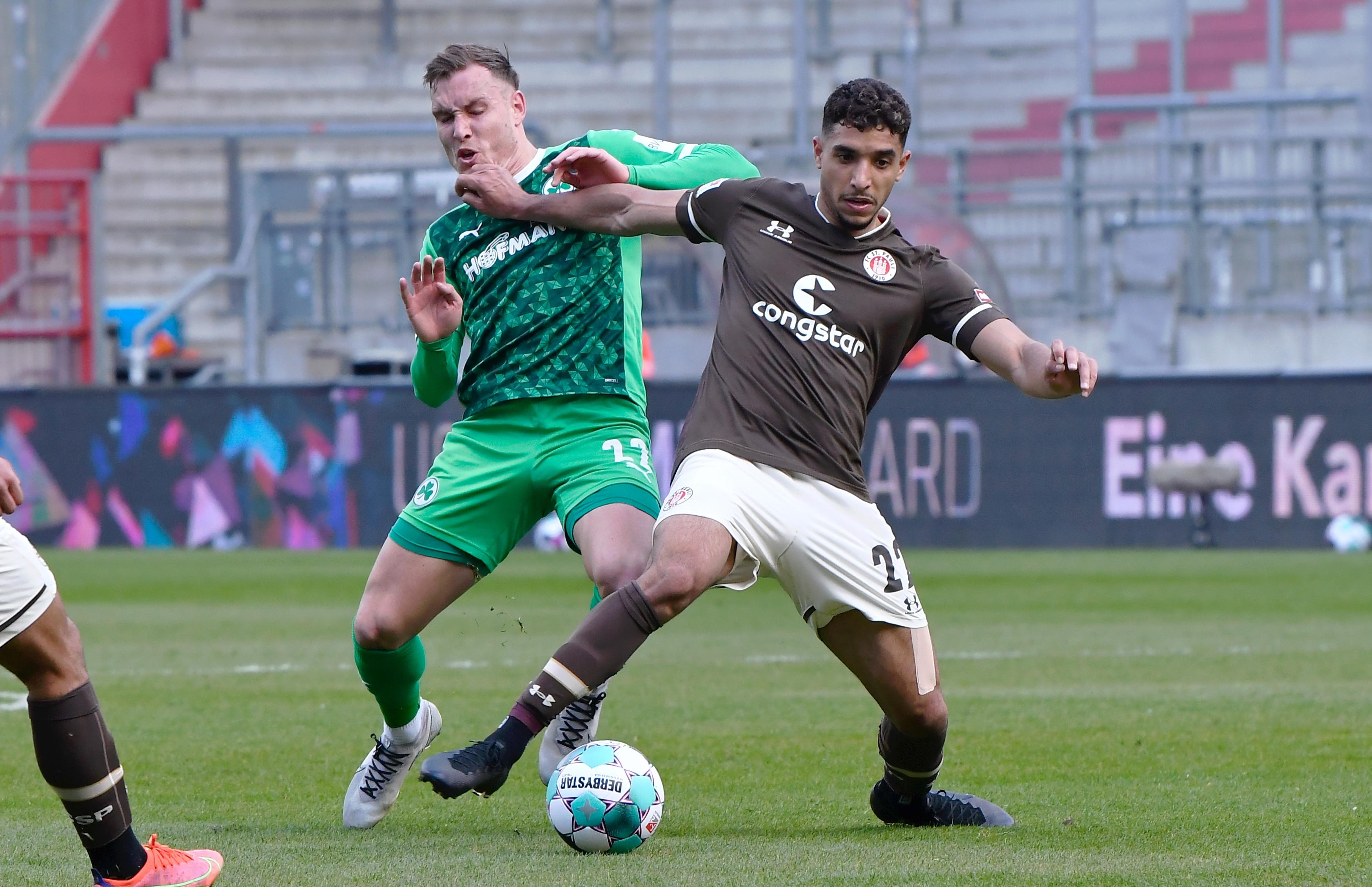 Engagiert auf seiner linken Seite, leitete Angriffe mit ein und klärte auch mal, wenn nötig. War eine Triebfeder im Fürther Spiel. Nach 72 Minuten nahm ihn Trainer Stefan Leitl vom Platz, um dem Vielspieler etwas Erholung zu gönnen. kicker: 3,5 | User: 3,2 (55 Stimmen)